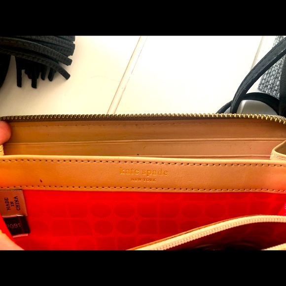 Leather Kate Spade ♠️ wallet - Picture 3 of 4